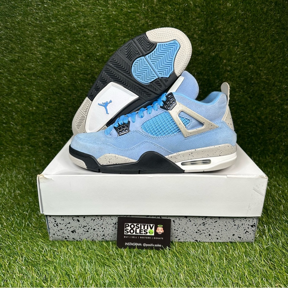 Air Jordan 4 University Blue